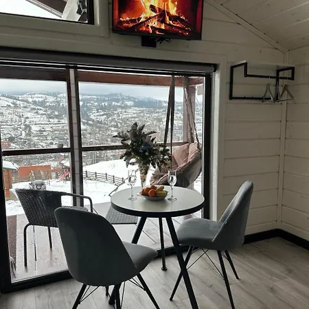 بيت ضيافة Lisoviy Zatyshok 2 ,котеджі,басейн,чан-джакузі 3*