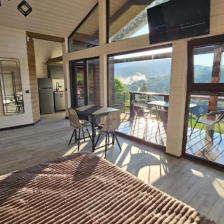 بيت ضيافة Lisoviy Zatyshok 2 ,котеджі,басейн,чан-джакузі