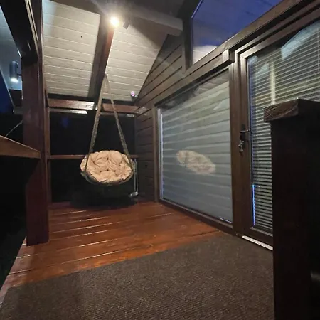 Guest house Lisoviy Zatyshok 2 ,котеджі,басейн,чан-джакузі Slavske