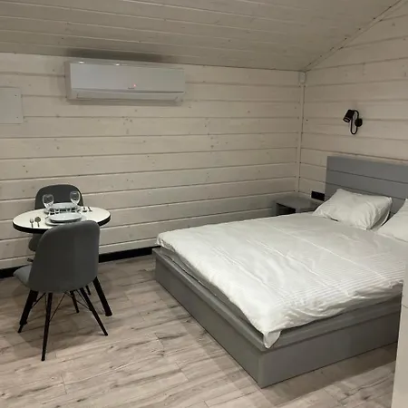 Lisoviy Zatyshok 2 ,котеджі,басейн,чан-джакузі