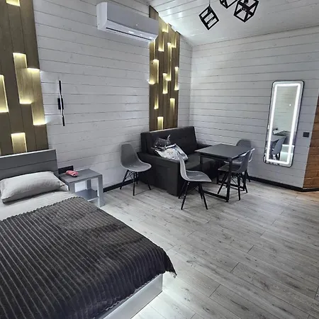 Guest house Lisoviy Zatyshok 2 ,котеджі,басейн,чан-джакузі 3*