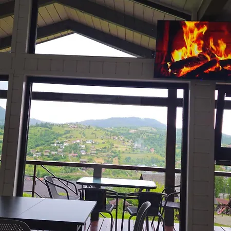 Lisoviy Zatyshok 2 ,котеджі,басейн,чан-джакузі Guest house Slavske