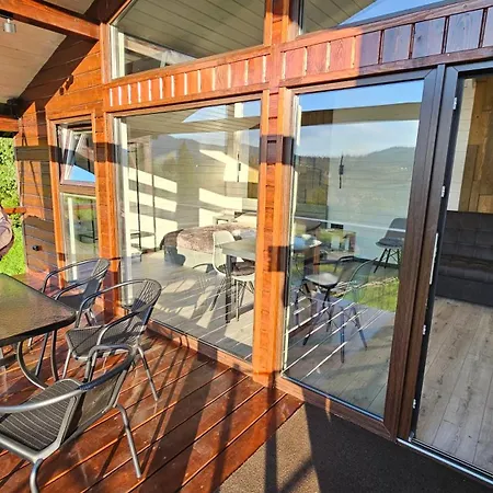 Lisoviy Zatyshok 2 ,котеджі,басейн,чан-джакузі 3*